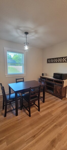 Building Photo - 405 Blyth Rd