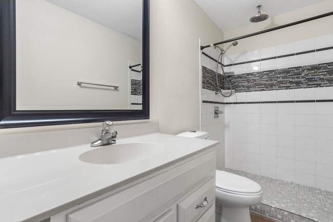 Building Photo - 14797 Nassau Dr