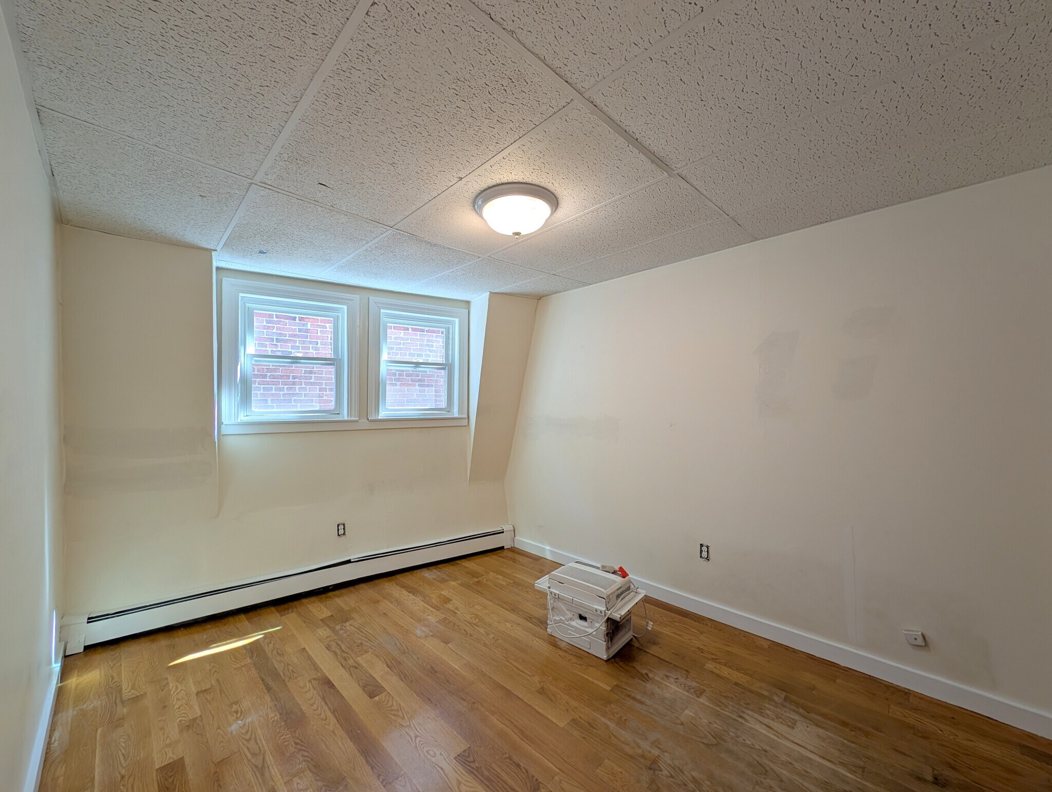 Building Photo - 37 Davis Sq