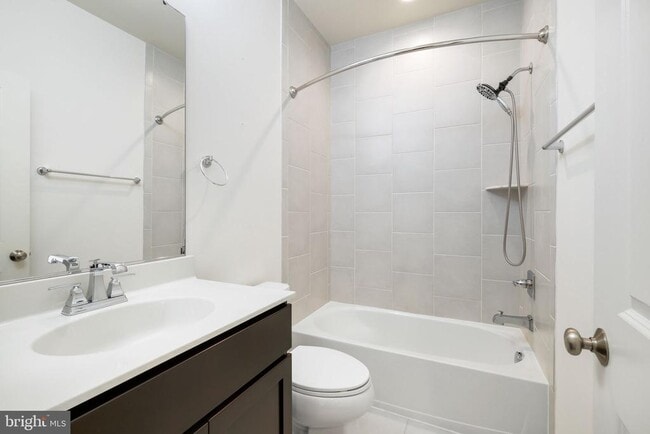 Building Photo - 16560 Crabbs Branch Way