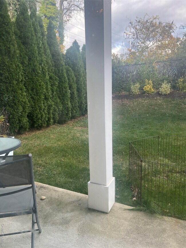 Building Photo - 1807 Townhome Way