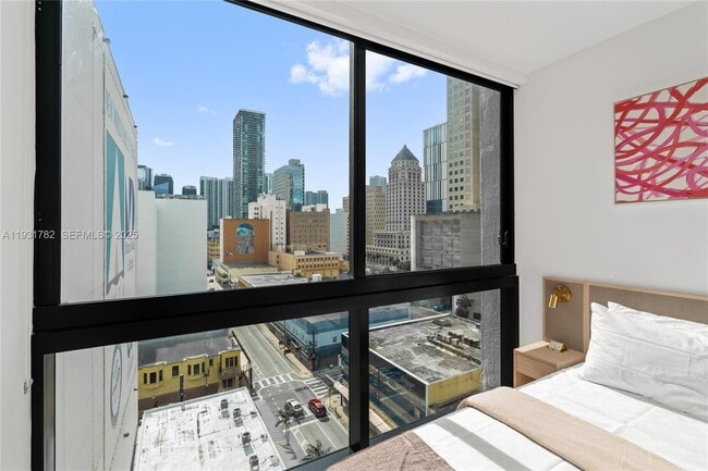 Building Photo - 225 N Miami Ave