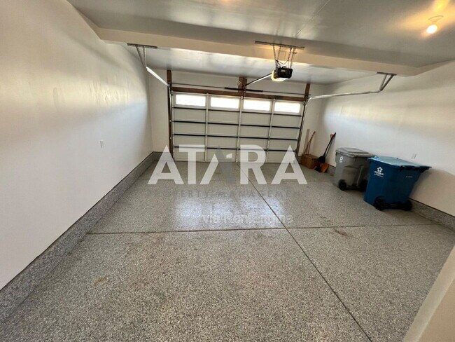 Building Photo - 955 S 850 W