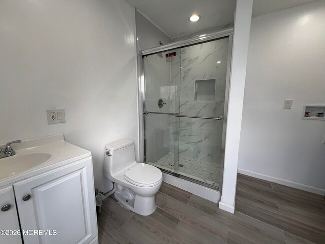 Building Photo - 8 Ridge Rd