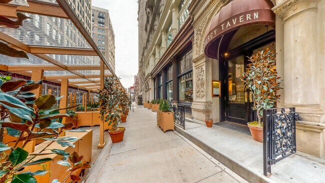 Building Photo - 96 Fifth Avenue