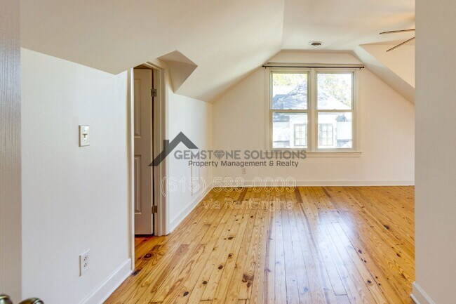 Building Photo - 502 32nd Ave S