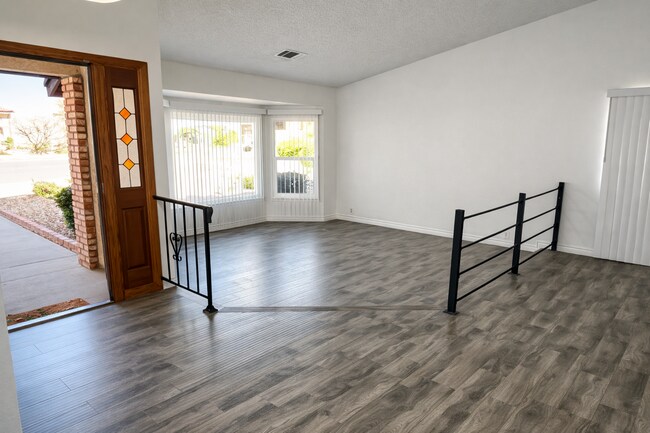 Building Photo - 12553 Foxtail Ln