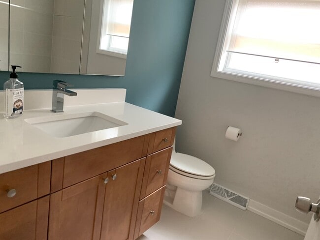 Building Photo - 7621 W Norridge St