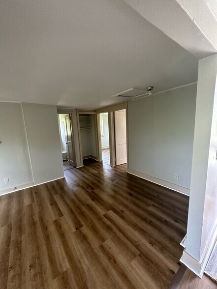 Building Photo - 140 Honness Ln