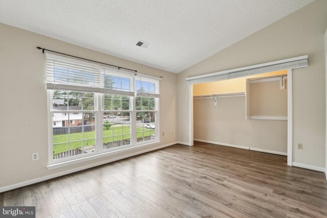 Building Photo - 7191 Fairfield Ct