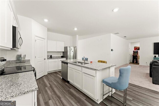 Building Photo - 157 Colbury St