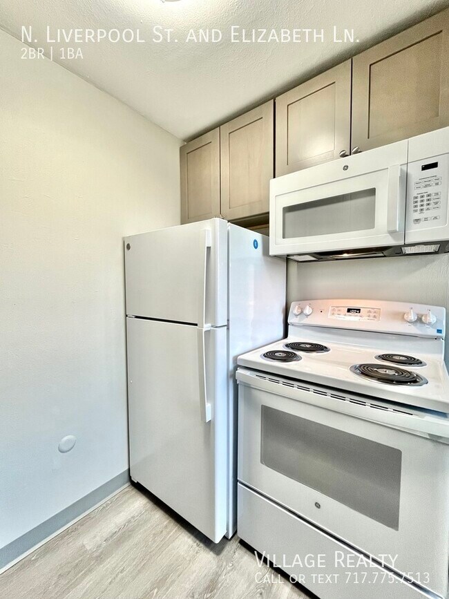 Building Photo - 75 N Liverpool St