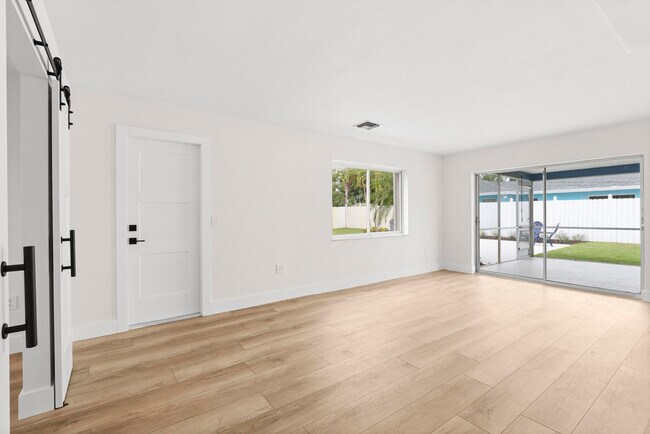 Building Photo - 3905 Flag Dr