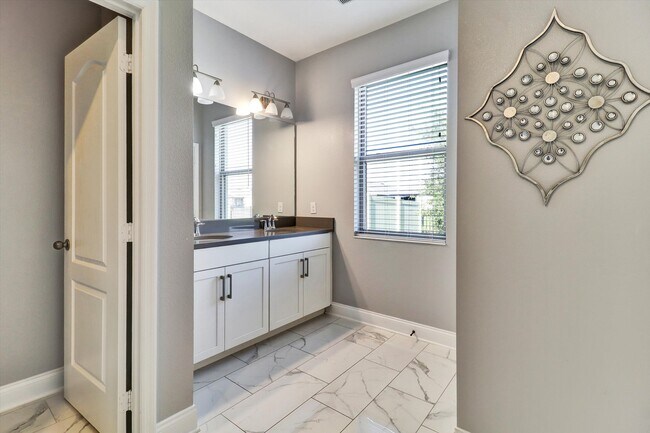 Building Photo - 1856 Napoli Dr