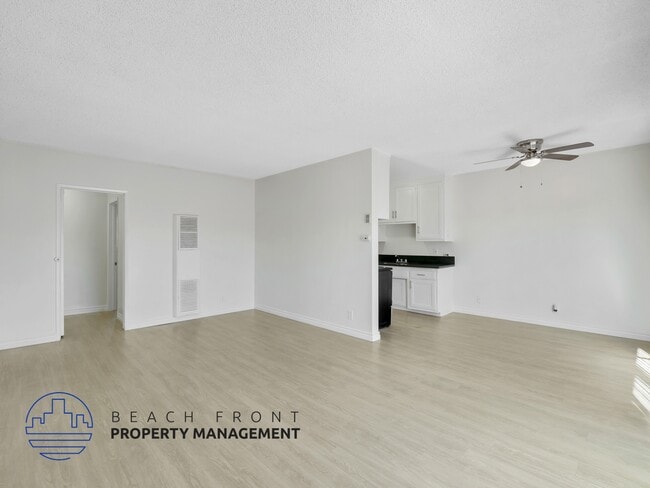 Building Photo - 1026 Larch St.