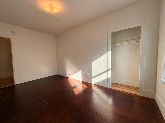 Building Photo - 9-11 Richardson St