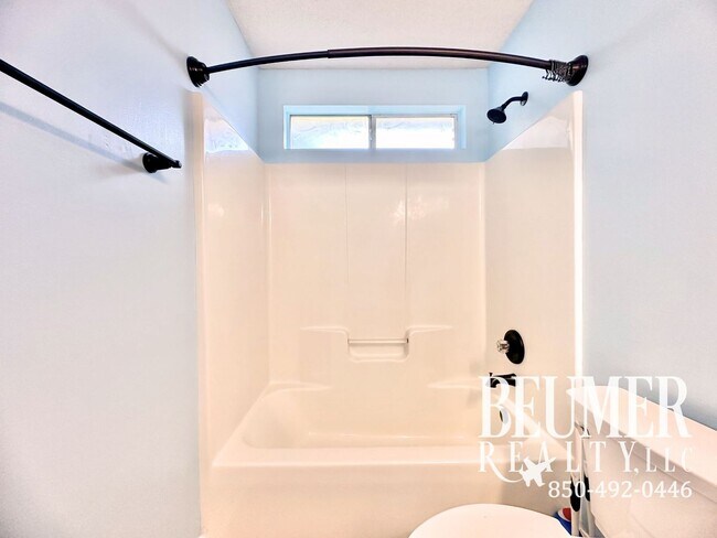 Building Photo - Now Available - 4br/2ba Home near NAS Pensacola back Gate