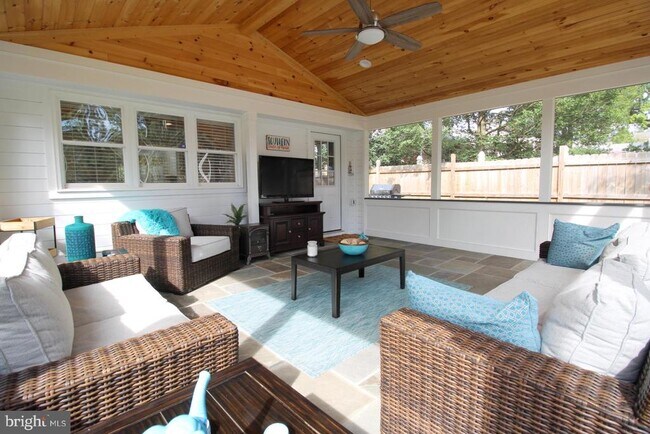 Building Photo - 3287 Annandale Rd