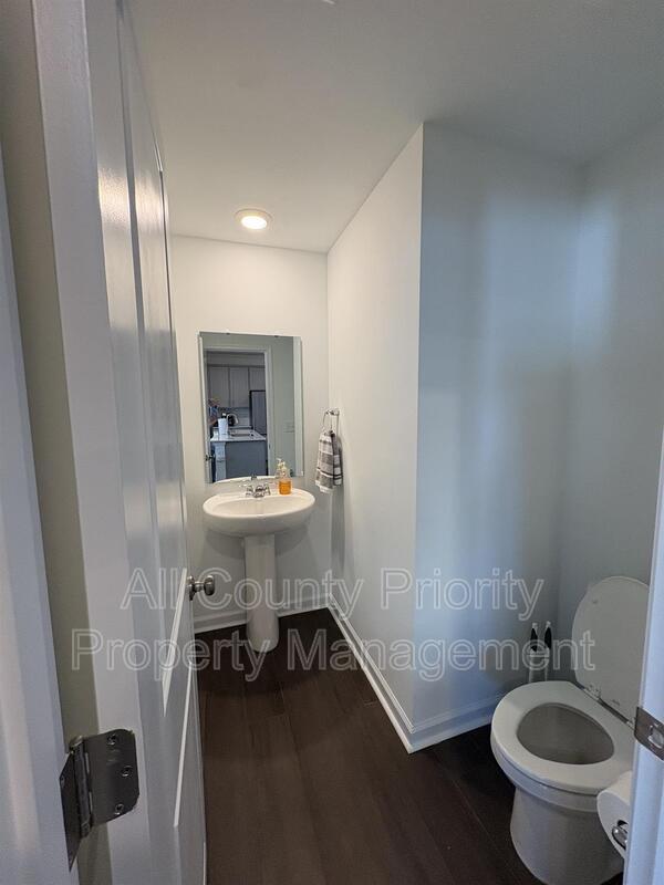 Building Photo - 154 S Finley Lndg Pkwy