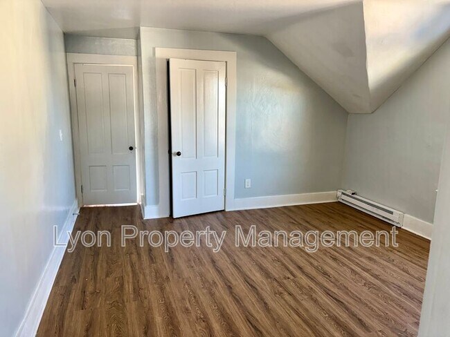 Building Photo - 1134 Social St