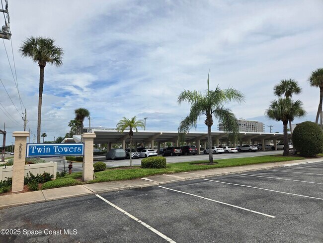Primary Photo - 2020 N Atlantic Ave