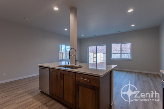 Building Photo - 8509 NE 134th Pl