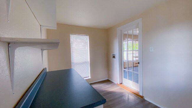 Building Photo - 1017 County Rd 914A