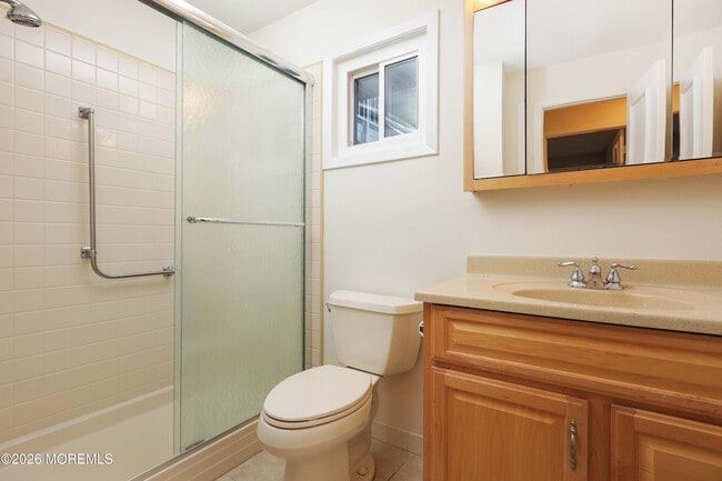 Building Photo - 38 Medford Ct