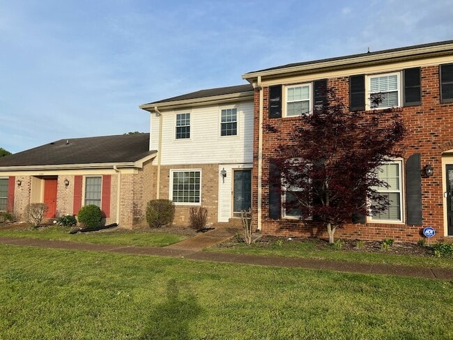 Primary Photo - 8300 Sawyer Brown Rd