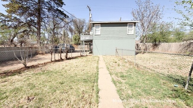 Building Photo - 2420 33rd St