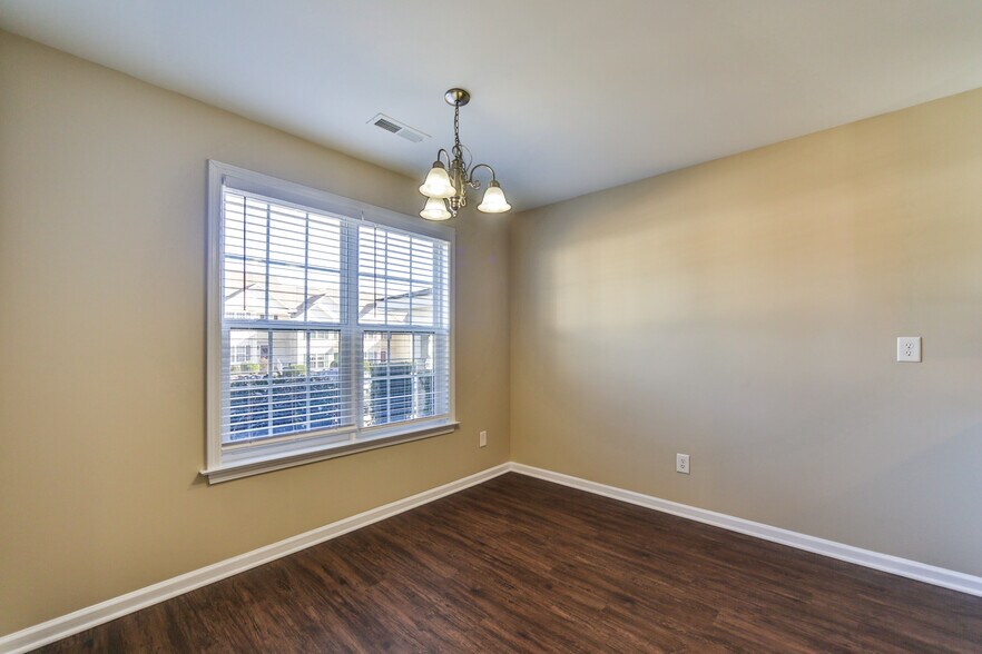 Building Photo - 304 Whitehall Ct