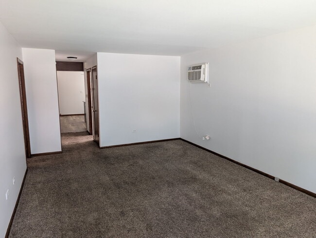 Building Photo - 2411 N 77th Ct