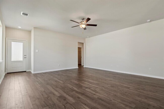 Building Photo - 16422 Blossom Grv Dr