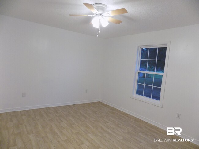 Building Photo - 23266 Wilson Dr