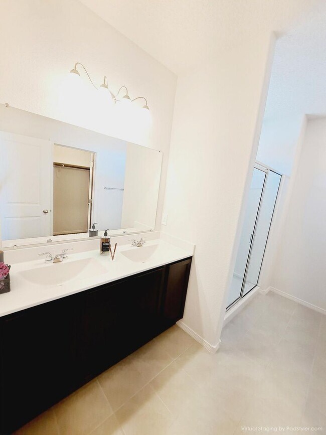 Building Photo - 4 bed 2 bath Energy Efficient Home! MOVE IN SPECIAL! 1/2 off 2nd months rent!