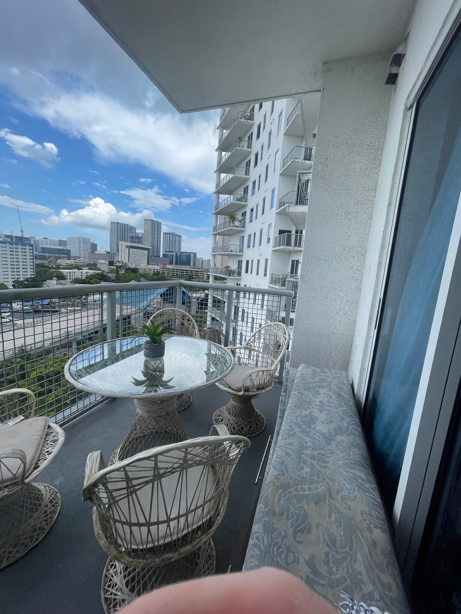 Building Photo - 10 SW South River Dr