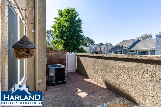 Building Photo - 3882 Creststone Pl