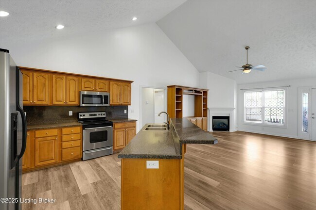 Building Photo - 12611 Bernay Pl