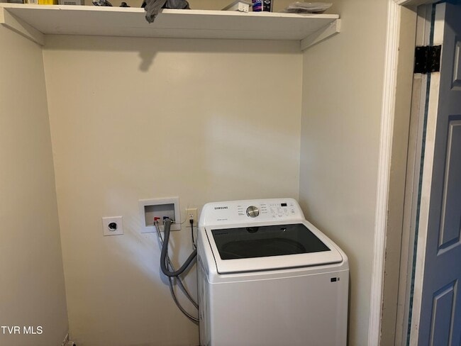 Building Photo - 2703 W Walnut St