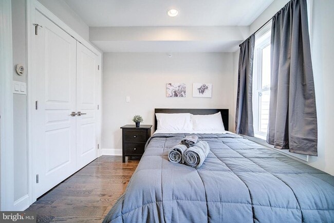 Building Photo - 1513 S Lambert St