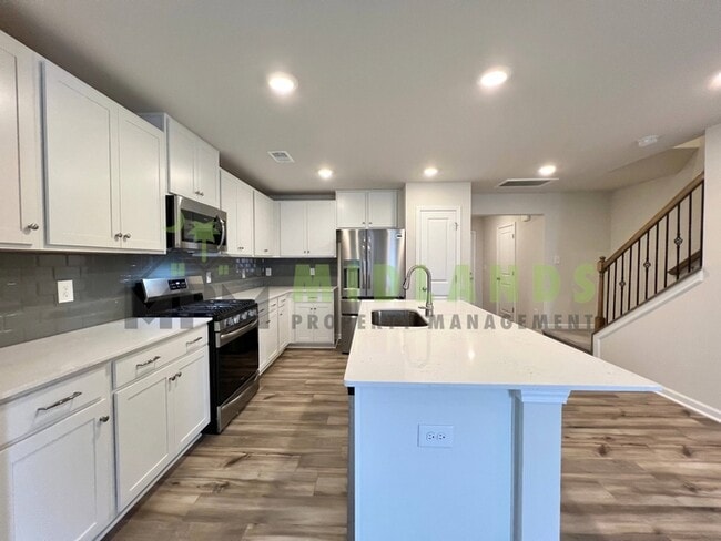 Building Photo - 1221C Champions Rest