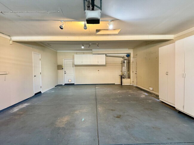 Building Photo - Beautiful Four-Bedroom Home Available in Folsom!