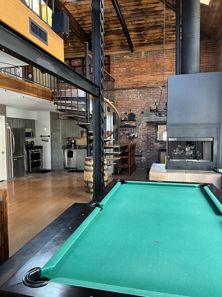 Building Photo - 51 W Blenkner St