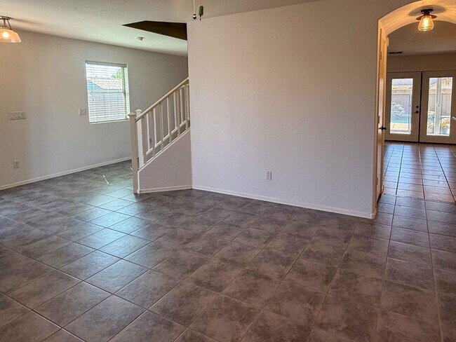 Building Photo - 3103 W Zachary Dr