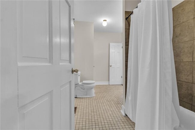 Building Photo - 225 S Park St