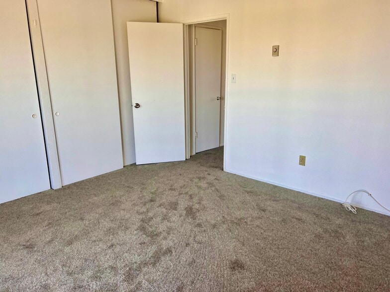 Building Photo - 1476 Seacoast Dr