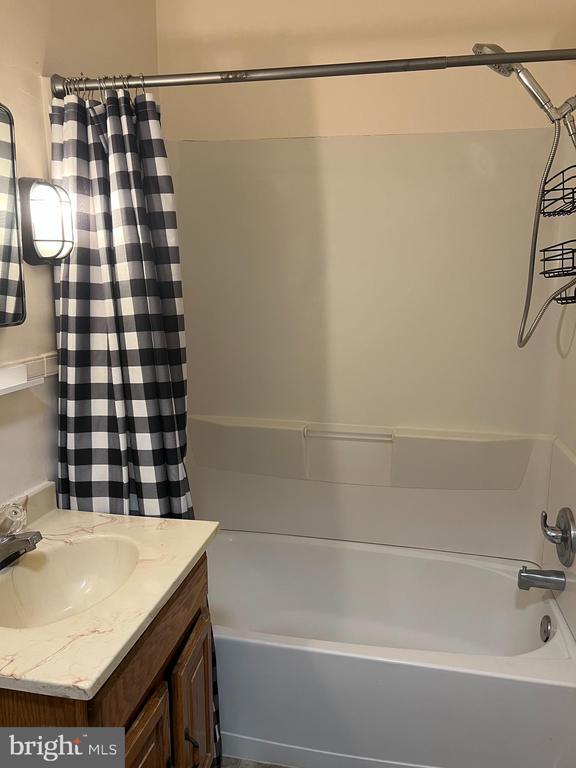 Building Photo - 110 S Charles St