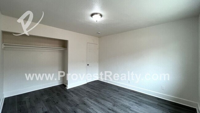 Building Photo - 11800 White Ave