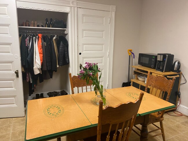 Building Photo - 254 Hope St