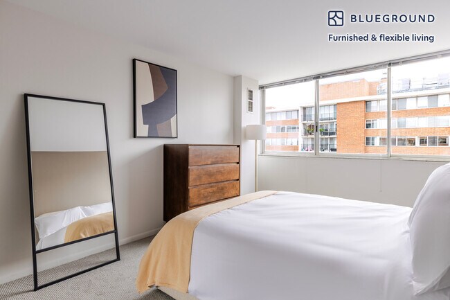 Building Photo - 903 S Ashland Ave